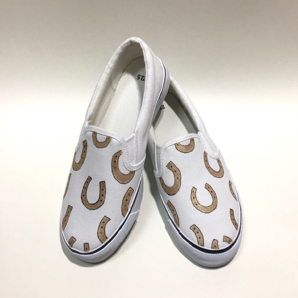 幸せを運ぶホースシュースリッポン