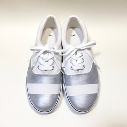 銀色x白色厚邊框甲板鞋 第2張的照片