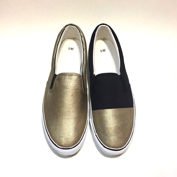 左右非対称なゴールドxブラックスリッポン スリッポン 3kazukiakari