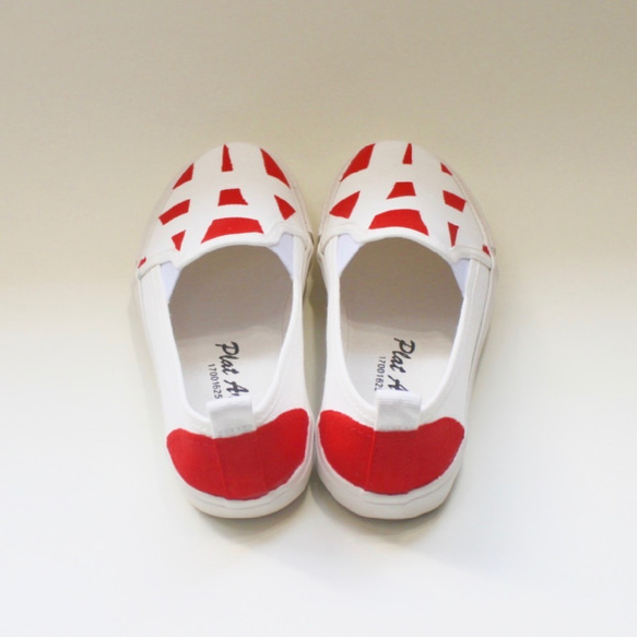 紅色和白色幾何拖鞋（14厘米至30厘米） 第4張的照片