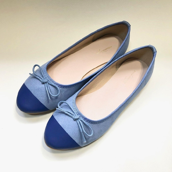 ★最後1雙23.5cm促銷1000日元拉★輕鬆的下巴！雙色1.5厘米芭蕾舞鞋（藍灰色x海軍藍） 第2張的照片
