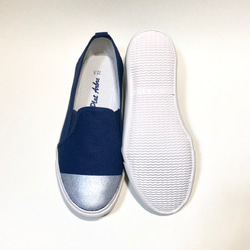 [最後1對/ 22.0厘米]海軍藍x銀色腳趾便鞋（輕便版） 第5張的照片