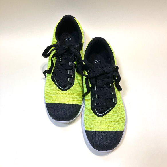 超輕量雙色運動鞋（黃x黑）23.0cm-24.5cm 第2張的照片