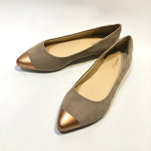 “Karaku”雙色 1.5cm 高跟鞋（米色 x 古銅色）25.0cm〜27.0cm 第1張的照片