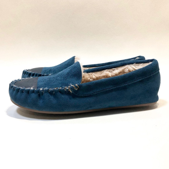 輕鬆又輕鬆！溫暖雙色軟皮鞋，帶有堅固蟒蛇皮（藍色 x 啞光黑色）23.5 厘米（適合 22.5-23.0 厘米） 第4張的照片