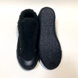 &quot;SALE♪&quot; 可愛毛絨圍巾雙色懶人鞋（黑色 x 啞光黑色）23.0 厘米 / 23.5 厘米 第3張的照片