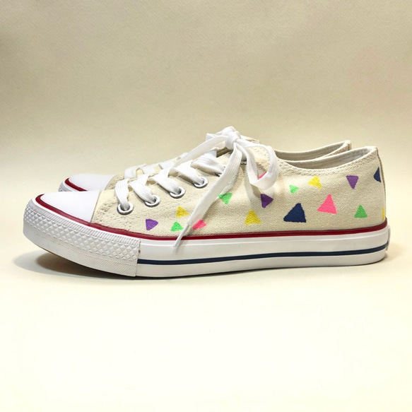 Colorful Pop Sankaku Kei運動鞋（灰白色） 第1張的照片