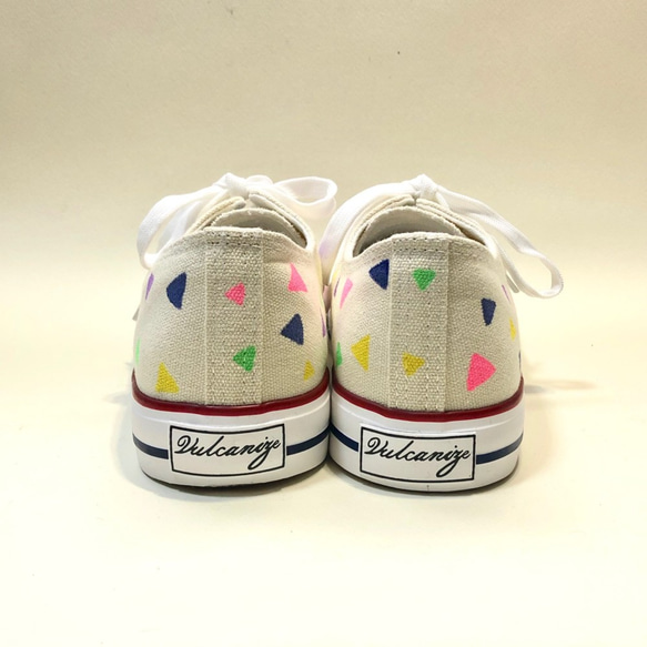 Colorful Pop Sankaku Kei運動鞋（灰白色） 第4張的照片