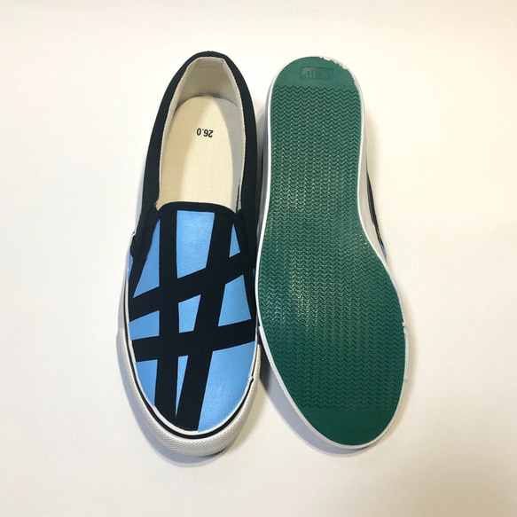 天藍色和黑色線條不對稱運動鞋（22.0厘米至29.0厘米） 第5張的照片