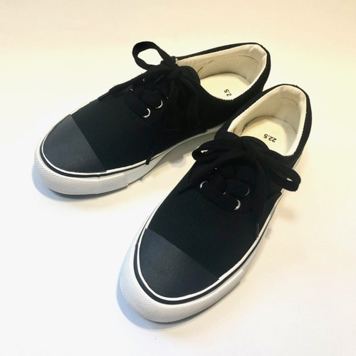 マットブラックトゥのバイカラーデッキシューズ(BLACK) 22.0cm マットブラックトゥのバイカラーデッキシューズ(BLACK) 22.0cm
