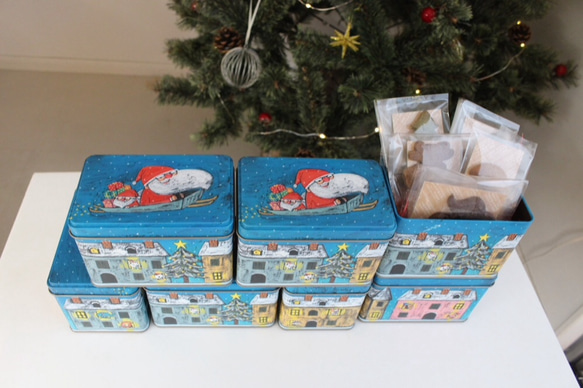 サンタの贈り物  スペキュロス、チョコレートクッキーなど5種類のかわいいクッキー缶 4枚目の画像
