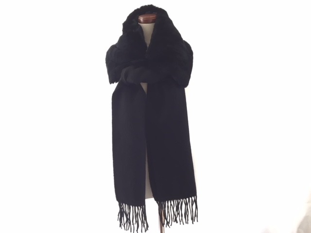 ファー付きストール 黒　毛皮 (ラビットファー、フック付)　ストール(ウール) レディース 小物