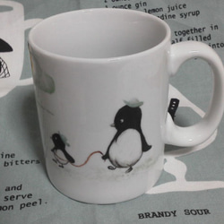 『ペンギンさん親子のお散歩』のマグカップ 1枚目の画像