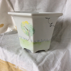 (訳あり) 白い陶器の『森の、植木鉢♪』 5枚目の画像