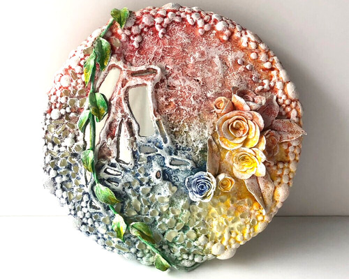 青い粘土製の顔アート図工とかにもどうぞ ミャクミャク #紙粘土 #アクリル絵の具 #大阪万博 #まもなく完成