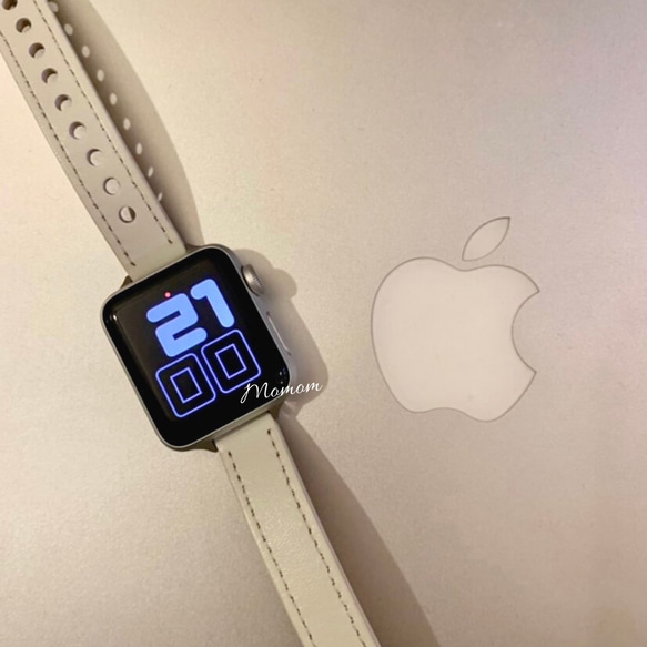 Apple Watch レザーボタンベルト ホワイト 全サイズ対応 4枚目の画像