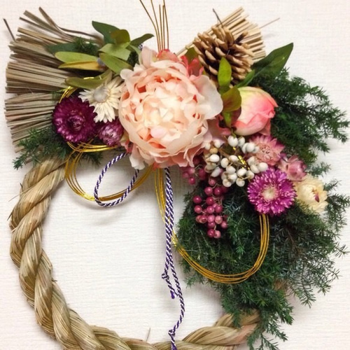 大きな芍薬とお花のしめ縄リース  しめ飾り  しめ縄リース  お正月飾り 大きな芍薬とお花のしめ縄リース しめ飾り しめ縄リース お正月飾り