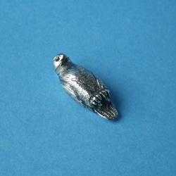 ハヤブサの純銀製ペンダントヘッド 2枚目の画像