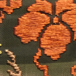 【縦長壁掛けアートフレーム1点物】和柄・西陣織布地『秋草模様』。正絹100%・草木染め能衣装 2枚目の画像