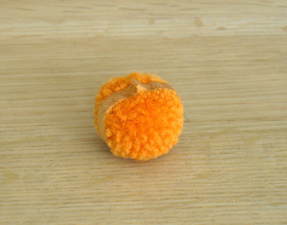 毛糸ボンボン　カボチャ　小　オレンジ　ハロウィン 1枚目の画像