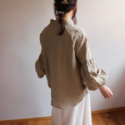 こだわりベルギーリネンギャザーブラウス／くったり柔らかなベルギーリネンで魅せる、ギャザーバルーン袖のデザインブラウス 11枚目の画像