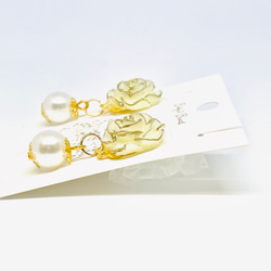 ワインレッドローズのピアス 3枚目の画像