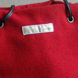 ★Creema限定★日本製ウールの巾着ショルダーバッグ《レッド》 2枚目の画像