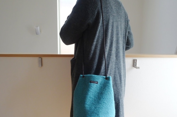 Creema限定★新作★３Wayで使えるイタリア製モヘアの巾着バッグ【ターコイズブルー】 8枚目の画像