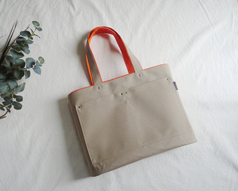 2色づかいの帆布トート《A4横》マッシュルーム×オレンジ
