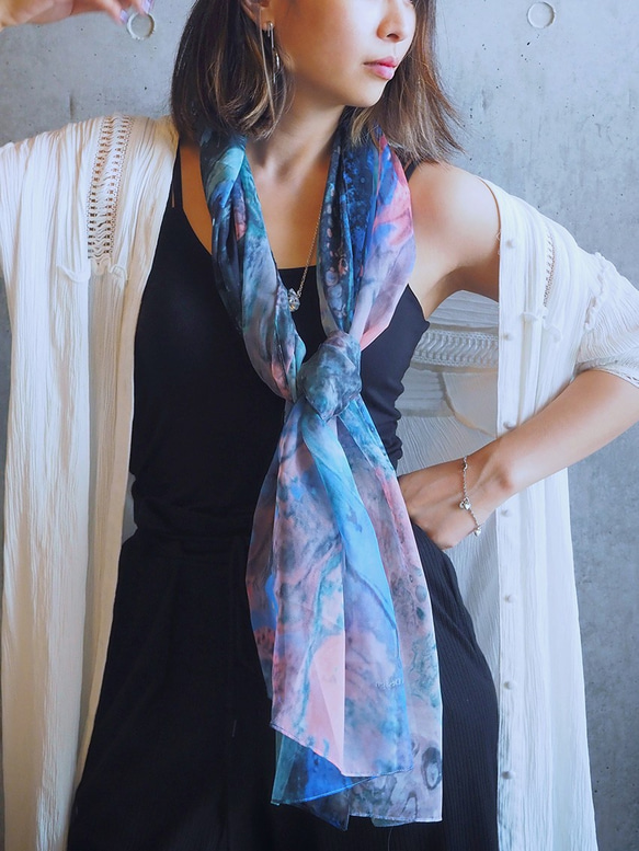 アートスカーフ【ブルー系｜川流れ】 大判 180 x 66 cm 透明感 個性的