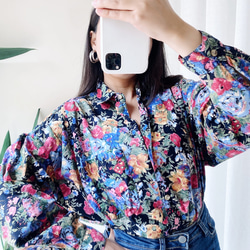 黑底彩花紋理華麗宮廷滿版 古著翻領純棉襯衫上衣 vintage Shirt 第6張的照片