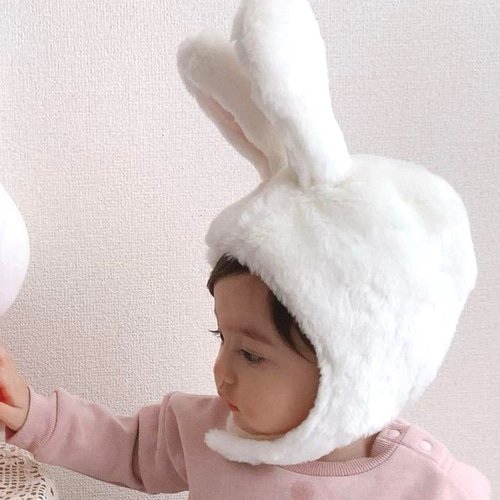 ふわふわアイボリー♪うさぎ耳帽子とロンパース ニューボーンフォト