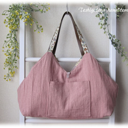 リバティ スモーキーピンク 花の飾り縫い パッチワークのバッグ 6枚目の画像