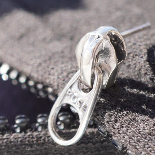 Christian DIOR メンズピアス あわす Christian DIOR メンズピアス あわす