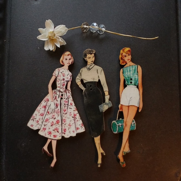 フランス製　木製ボタン　アトリエ ボヌール ドゥ ジュール 【ドレスの女性】3点セット 1枚目の画像
