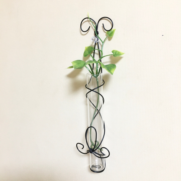 ☆大人気☆一輪挿し 壁掛け グリーン付き ワイヤークラフト ブラック