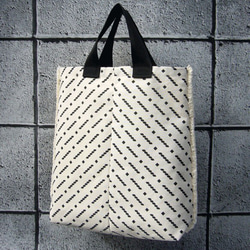 Braid print V tote 1枚目の画像