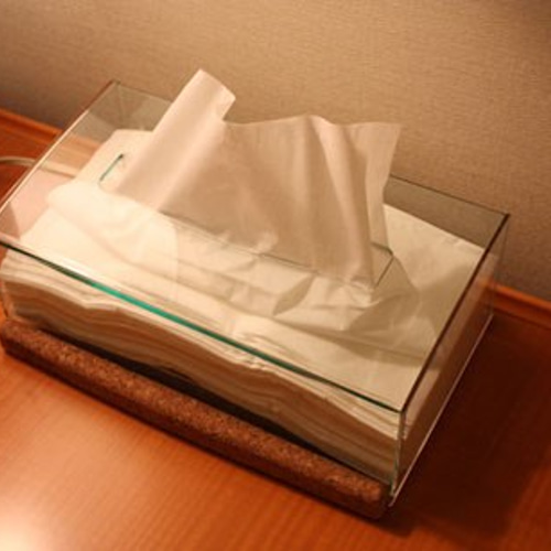 高級感のあるコルクとアクリルのクリスタルティッシュケース