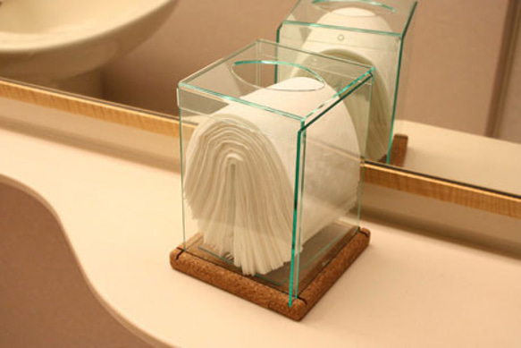 【在庫限り】「高級感のあるコルクとアクリルのクリスタル縦型ティッシュケース」ティッシュボックス　透明　クリア　ガラス色 2枚目の画像