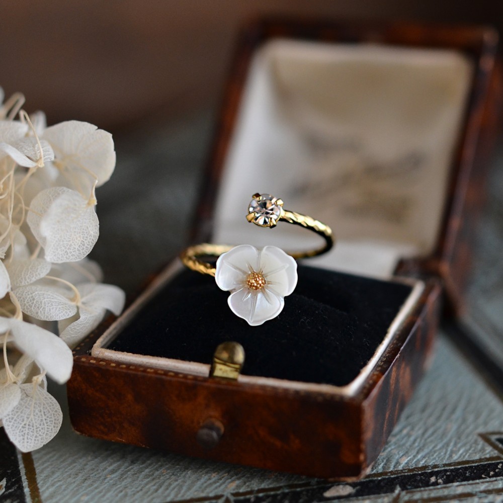 agete　白蝶貝　透かしリング