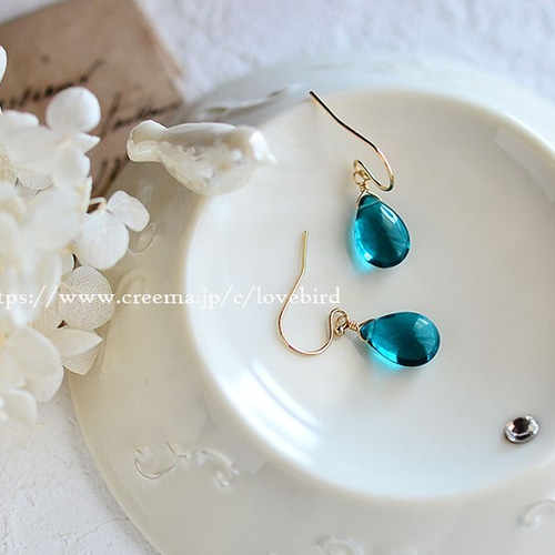 ☆NEW！ピーコックブルークォーツのピアス ピアス（フック・チェーン