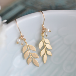 【箱・説明書付】MARGE リーフピアス　リーフモチーフイヤリング　ピアス 箱・説明書付】MARGE リーフピアス リーフモチーフイヤリング