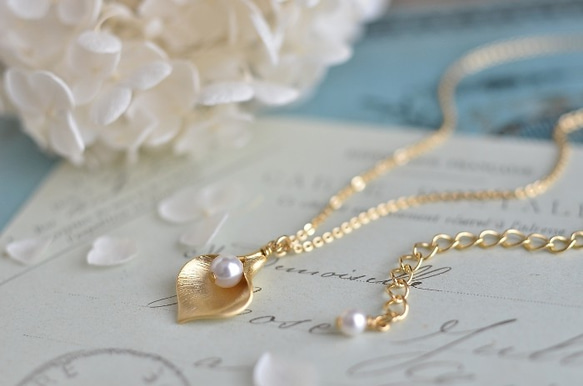 Calla Lily Necklace 2枚目の画像