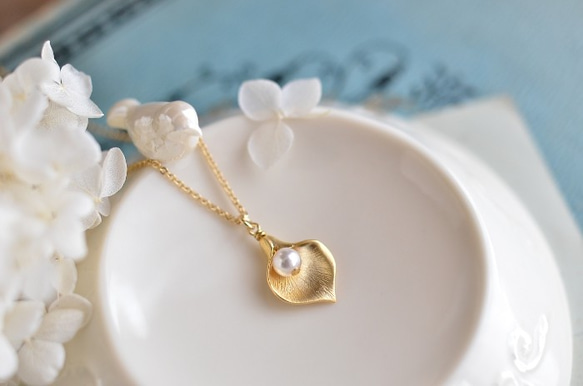 Calla Lily Necklace 3枚目の画像