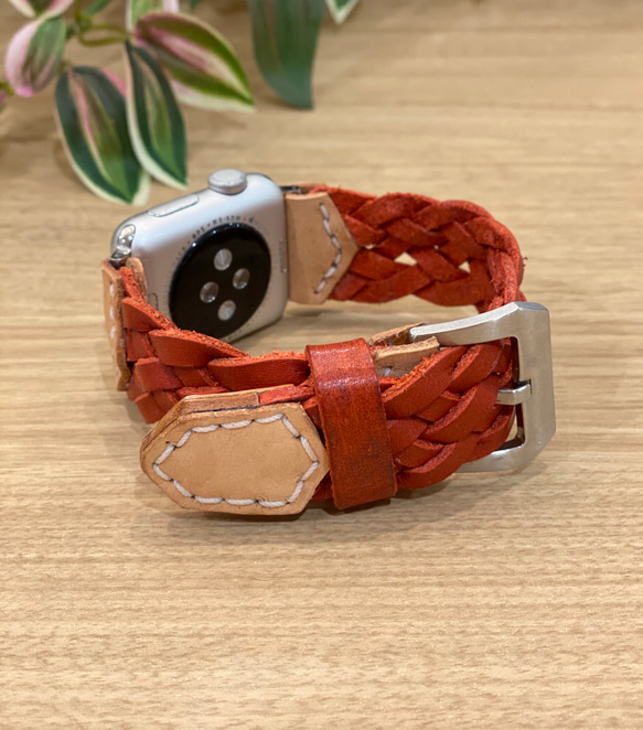 AppleWatchベルト（ナチュラルand赤） 2枚目の画像