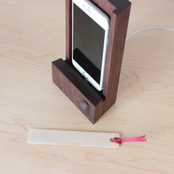 ウォールナット　木製スピーカー　スマホスタンド　P２　 角度調調整付のスタンドが付いてきます。 5枚目の画像