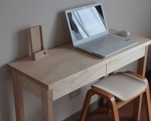 ハンドメイド　コンパクトデスク　オーダー受け付けます。 一人暮らしに最適 ハードメープルデスク サイズオーダー可 机・デスク