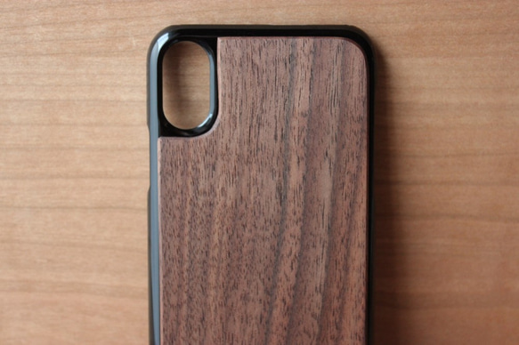 　 木を使ったスマホカバー　ウォールナット　iPhoneX,Xｓ用　　 4枚目の画像