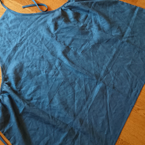 リネン100% 藍色（インディゴ）ギャザーたっぷりのエプロン エプロン