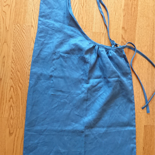 リネン100% 藍色（インディゴ）ギャザーたっぷりのエプロン エプロン